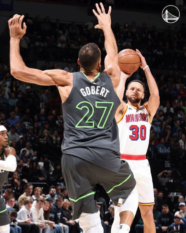 开云体育 库里31+10爱德华兹19分 好汉擒丛林狼止3连败